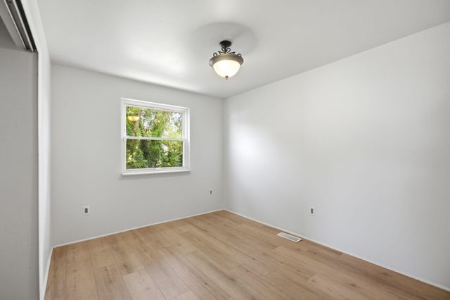 1360 Woodglen Avenue, Ypsilanti, MI 48198