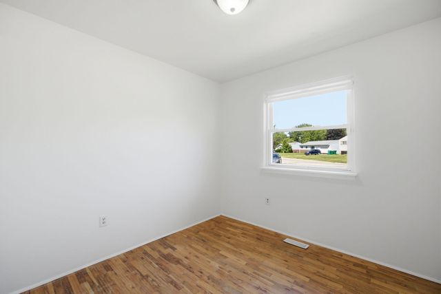 1360 Woodglen Avenue, Ypsilanti, MI 48198