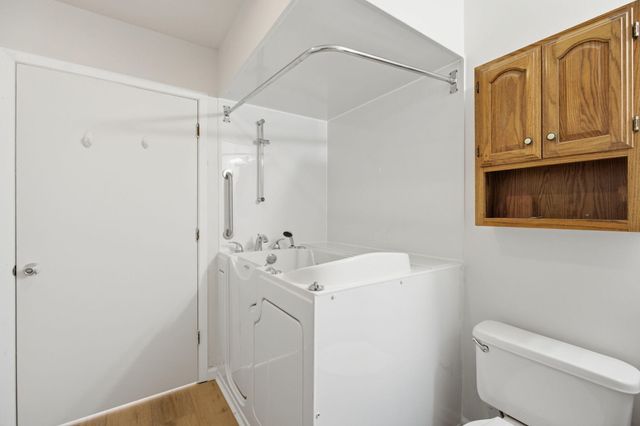 1360 Woodglen Avenue, Ypsilanti, MI 48198