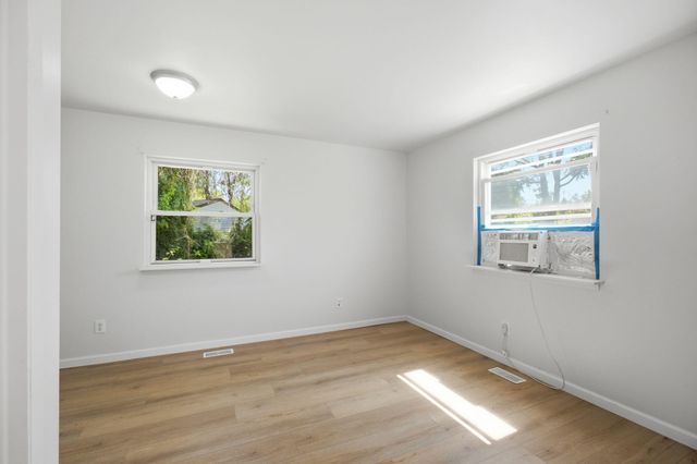1360 Woodglen Avenue, Ypsilanti, MI 48198