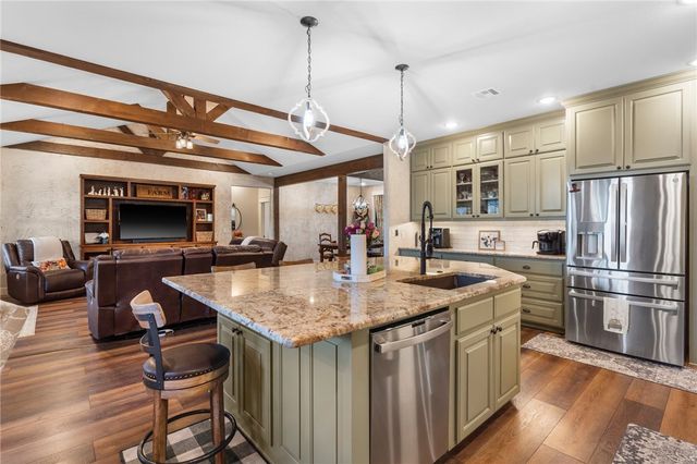 595 S Oakwood Trail, Noel, MO 64854