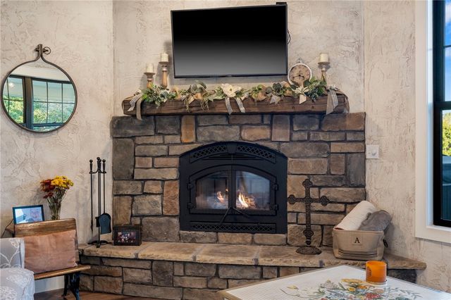 595 S Oakwood Trail, Noel, MO 64854