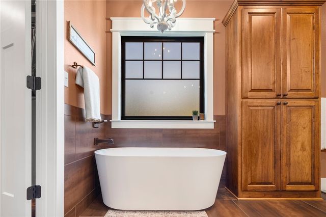 595 S Oakwood Trail, Noel, MO 64854