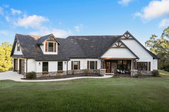 595 S Oakwood Trail, Noel, MO 64854