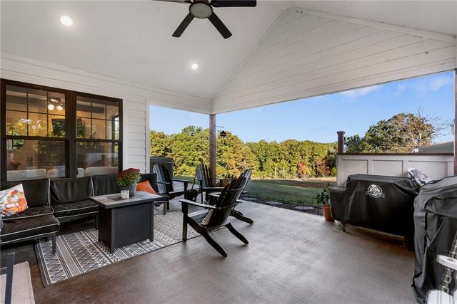 595 S Oakwood Trail, Noel, MO 64854