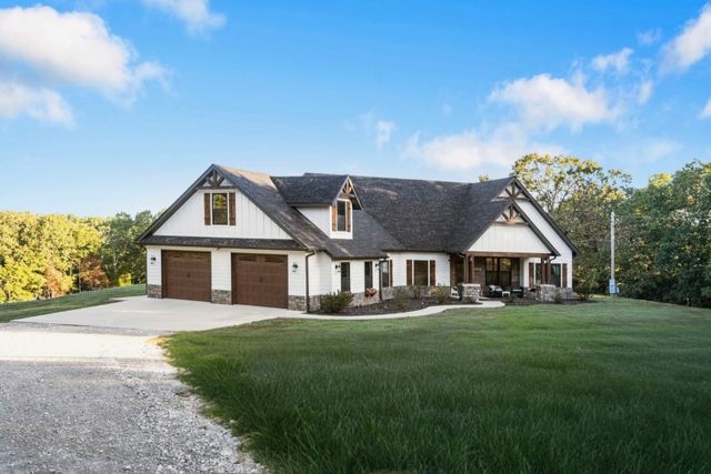 595 S Oakwood Trail, Noel, MO 64854