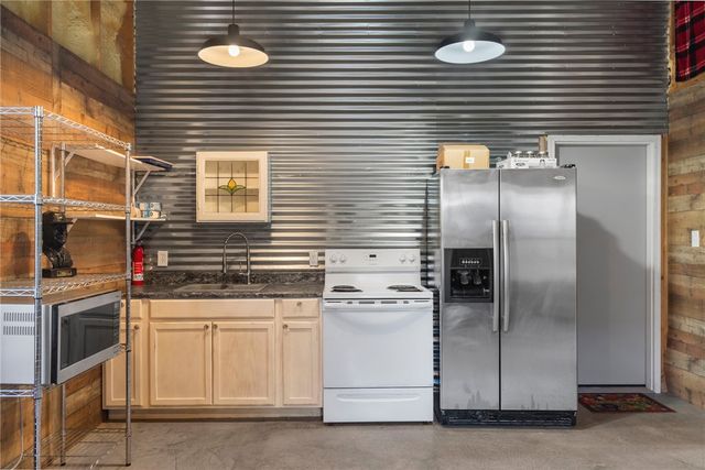 595 S Oakwood Trail, Noel, MO 64854