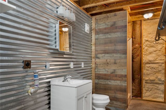 595 S Oakwood Trail, Noel, MO 64854