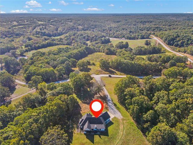 595 S Oakwood Trail, Noel, MO 64854