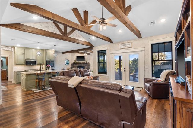 595 S Oakwood Trail, Noel, MO 64854