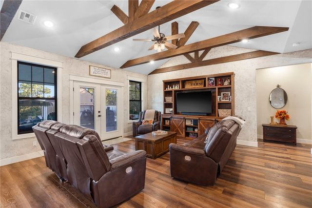 595 S Oakwood Trail, Noel, MO 64854