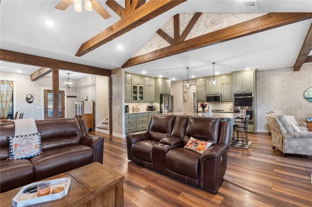 595 S Oakwood Trail, Noel, MO 64854