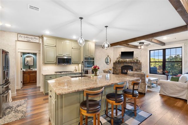 595 S Oakwood Trail, Noel, MO 64854