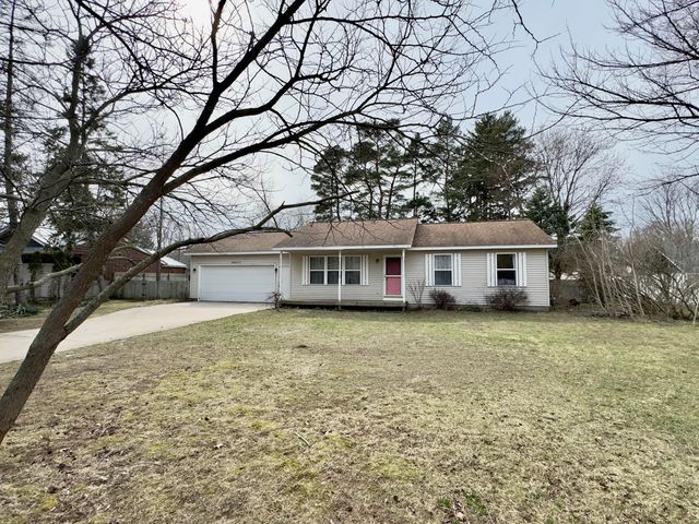 15577 Pine Street, Grand Haven, MI 49417