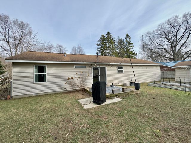 15577 Pine Street, Grand Haven, MI 49417