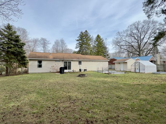 15577 Pine Street, Grand Haven, MI 49417