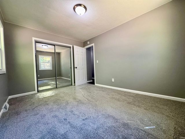 1539 S Ridgeview Road, Logansport, IN 46947