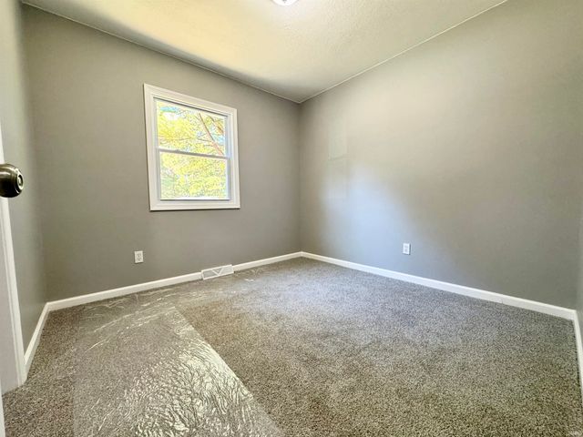 1539 S Ridgeview Road, Logansport, IN 46947