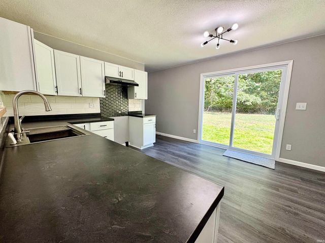 1539 S Ridgeview Road, Logansport, IN 46947