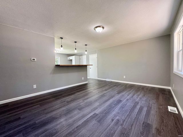 1539 S Ridgeview Road, Logansport, IN 46947