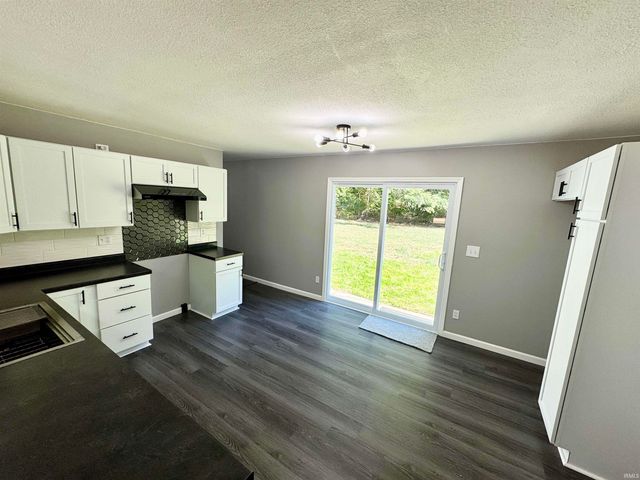 1539 S Ridgeview Road, Logansport, IN 46947