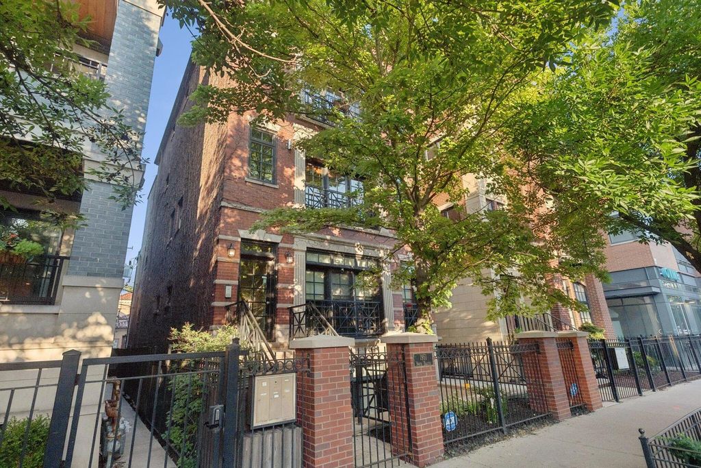 1951 N Halsted Street 3, Chicago, IL 60614