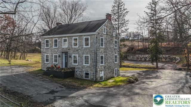 4828 Huckleberry Road, South Whitehall Twp, PA 18069