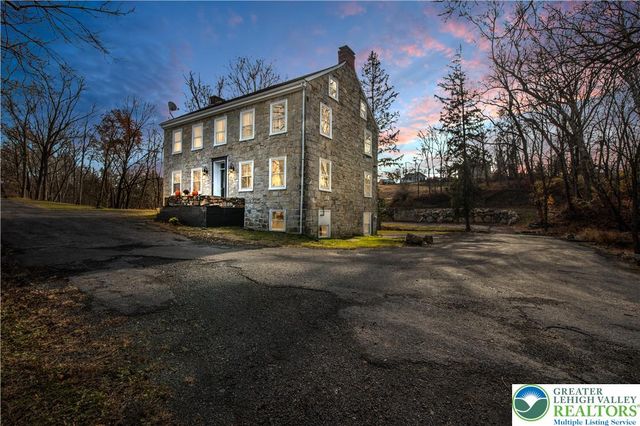 4828 Huckleberry Road, South Whitehall Twp, PA 18069