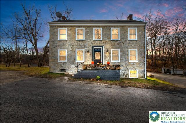 4828 Huckleberry Road, South Whitehall Twp, PA 18069