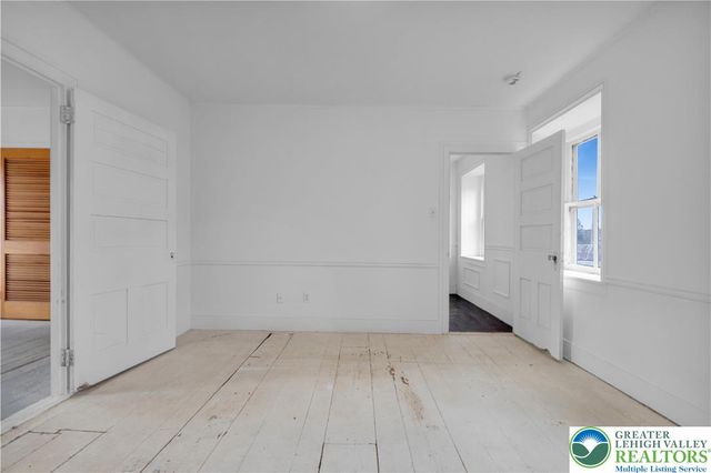 4828 Huckleberry Road, South Whitehall Twp, PA 18069