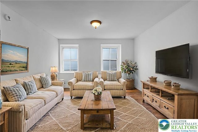 4828 Huckleberry Road, South Whitehall Twp, PA 18069