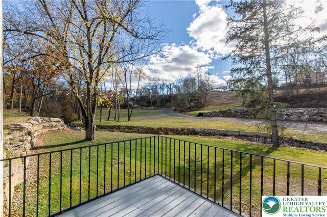 4828 Huckleberry Road, South Whitehall Twp, PA 18069