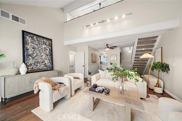 1025 Sea Breeze 11, Costa Mesa, CA 92627