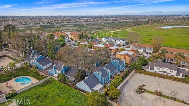 1025 Sea Breeze 11, Costa Mesa, CA 92627