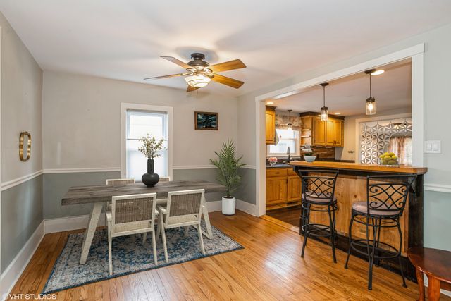 319 NORTH Avenue, Libertyville, IL 60048