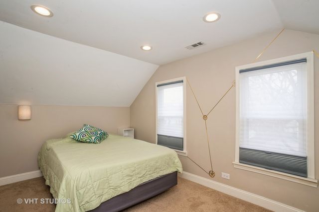 319 NORTH Avenue, Libertyville, IL 60048