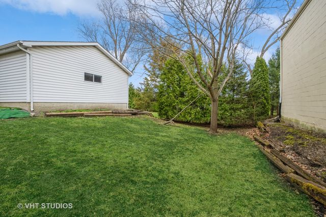 319 NORTH Avenue, Libertyville, IL 60048