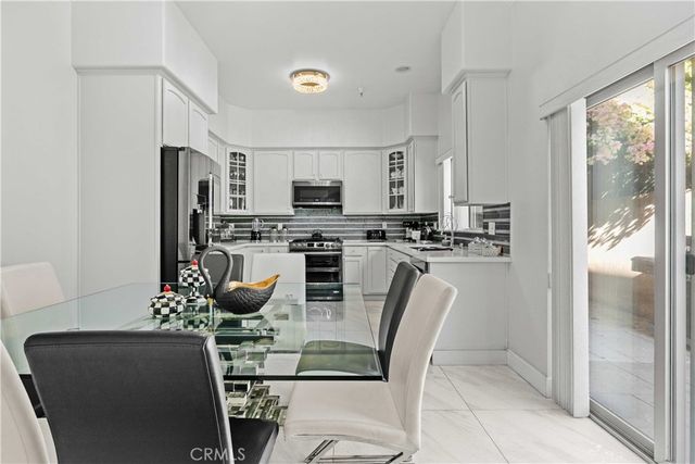 6920 Valmont 5, Tujunga, CA 91042