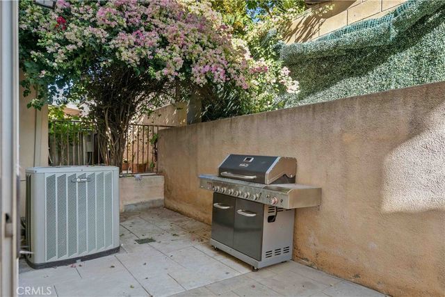 6920 Valmont 5, Tujunga, CA 91042