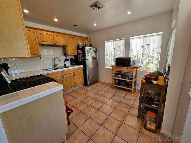 4076 MANZANITA DR, San Diego, CA 92105