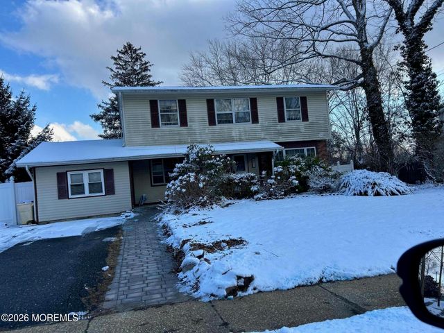 11 Princeton Drive, Jackson, NJ 08527