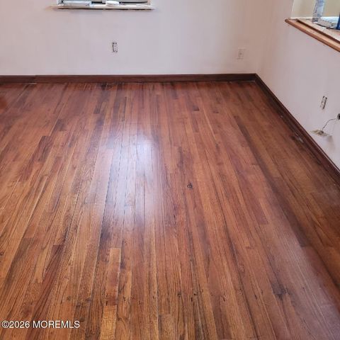 11 Princeton Drive, Jackson, NJ 08527