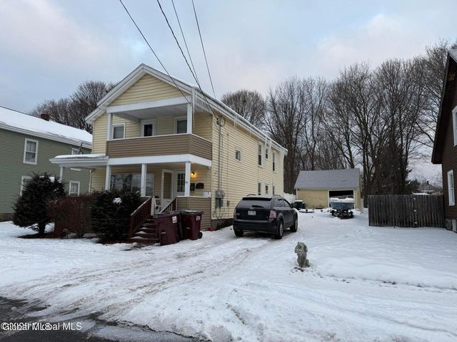 99 6th Avenue, Gloversville, NY 12078
