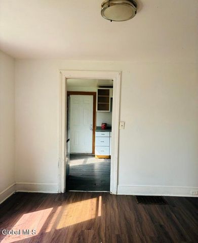 99 6th Avenue, Gloversville, NY 12078