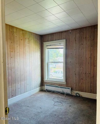 99 6th Avenue, Gloversville, NY 12078