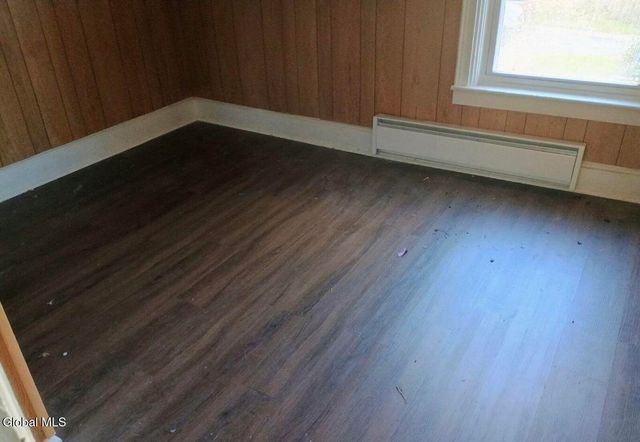 99 6th Avenue, Gloversville, NY 12078