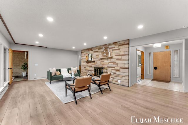 296 Henry Street, Coopersville City, MI 49404