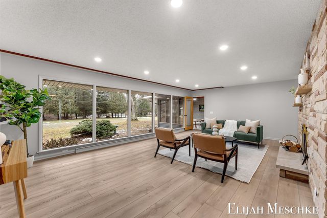 296 Henry Street, Coopersville City, MI 49404