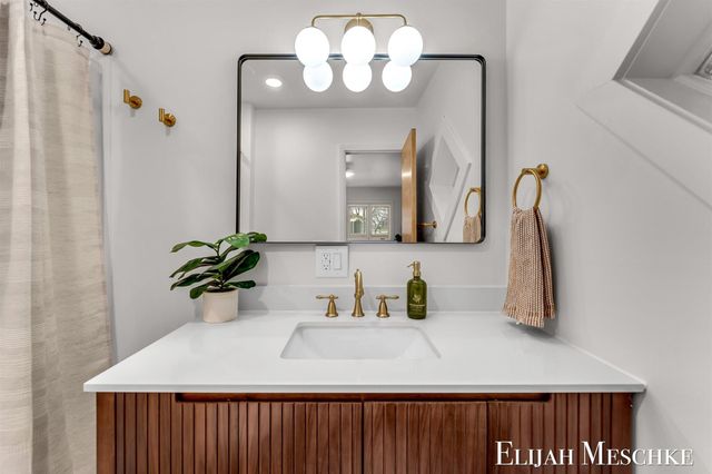 296 Henry Street, Coopersville City, MI 49404