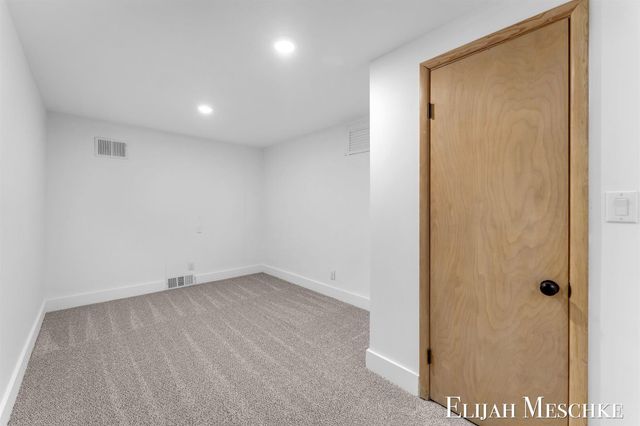 296 Henry Street, Coopersville City, MI 49404